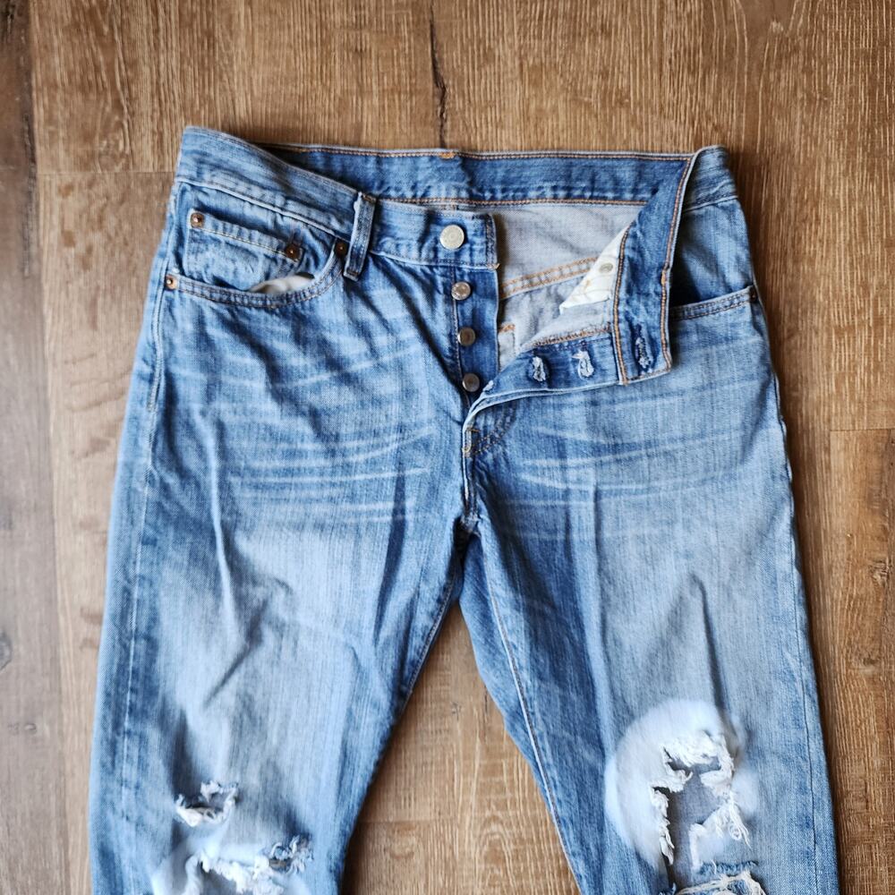 Levi 501 Original Fit Light Wash Distressed Jeans | Women's W28 L32